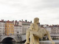 Lyon  Sculpture sur les rives de Saône