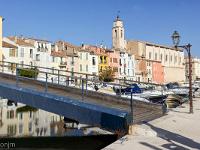 Martigues - L'île  Vue du Quai Marceau et de ses magnifiques façades colorées
