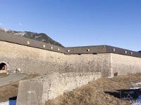 Place forte de Mont Dauphin - XVIIe  Caserne de Rochambeau et porte d'Embrun
