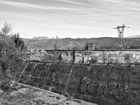 Noir & Blanc - Photos en vrac  Friche industrielle à Ventavon (Hautes Alpes)