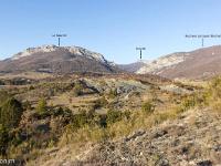 Sur le plateau de Salignac  Vue vers le Nord sur les montagnes de la Baume (1147 m), de Gache au loin (1357 m) et celle des Rochers de St Michel ( 1246 m) à droite