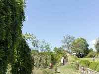 Salagon  Vue sur les jardins ...