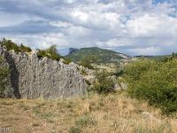 Sisteron - Le Collet  Vue vers le Nord/Est avec au loin Fond de Mège et la montagne de Gache