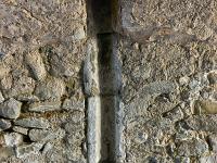 Saint André de Rosans  Descente en pierre pour la récupération des eaux de pluie à l'intérieur de la porte Eygière (XIVe) 2/2