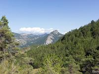 Tour du Molard - 7 septembre 2019  Vue vers l'Est et le rocher de la Baume au pied duquel se trouve Sisteron