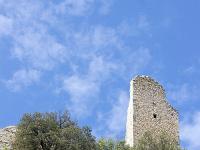 Volonne  La Tour de Guet – La plus haute des deux tours du village, vestige d’une ancienne citadelle des XII-XIIIe siècle. La forteresse de Volonne a été décrite au XIVe comme étant composée d’une tour et d’un bâtiment édifié sur une petite plateforme où se trouvait le cachot seigneurial ...